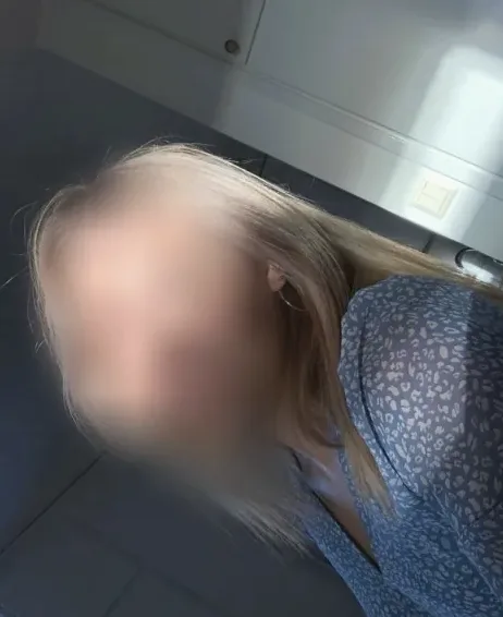 Caroline, 19
