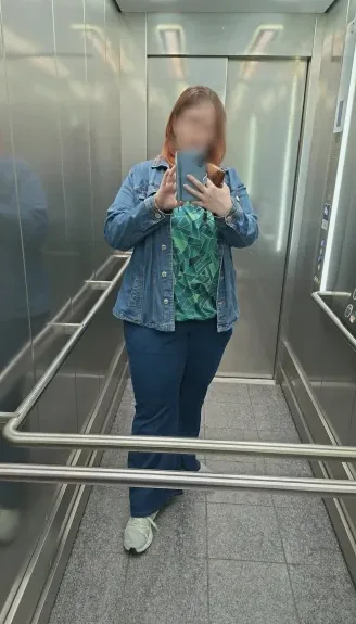 Emilie, 40