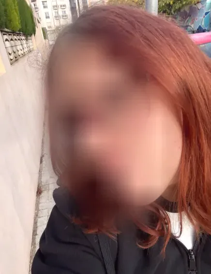 Julie, 24