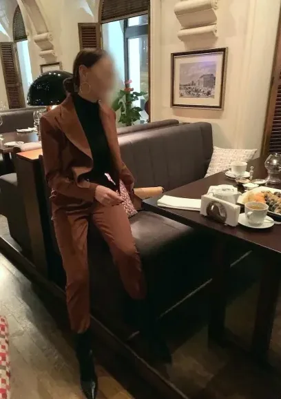 Karoline, 39