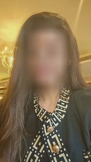 Karoline, 37