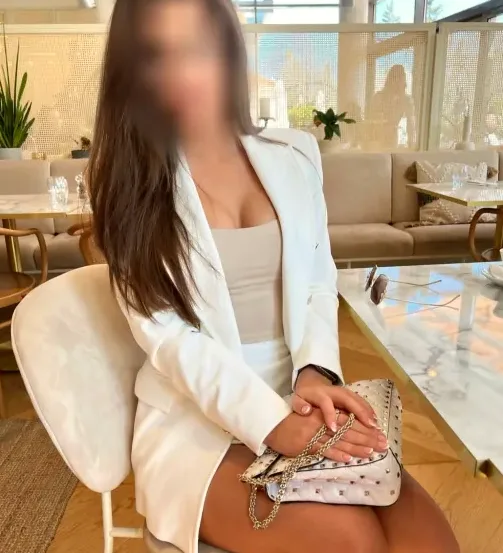 Liv, 24