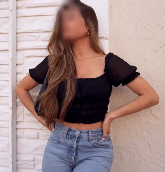 Marianne, 34