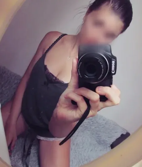 Sara, 28